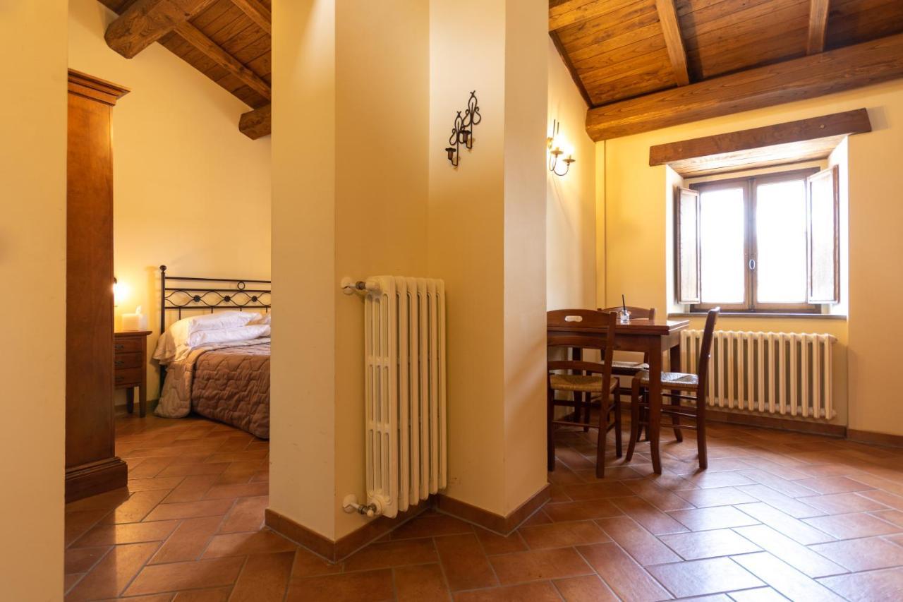 Borgotufi Albergo Diffuso Castel del Giudice Esterno foto