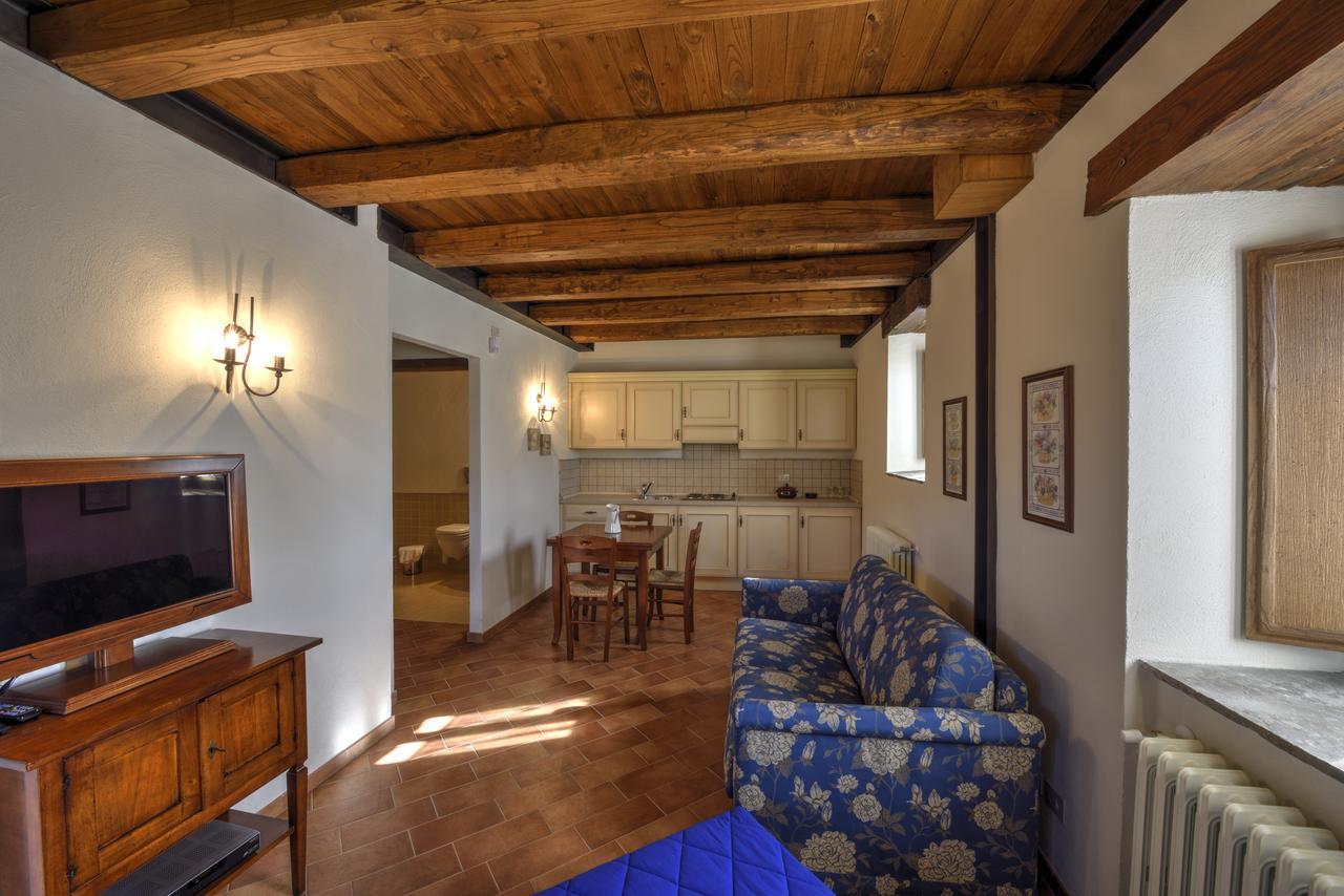 Borgotufi Albergo Diffuso Castel del Giudice Esterno foto