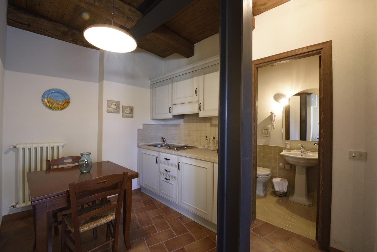 Borgotufi Albergo Diffuso Castel del Giudice Esterno foto