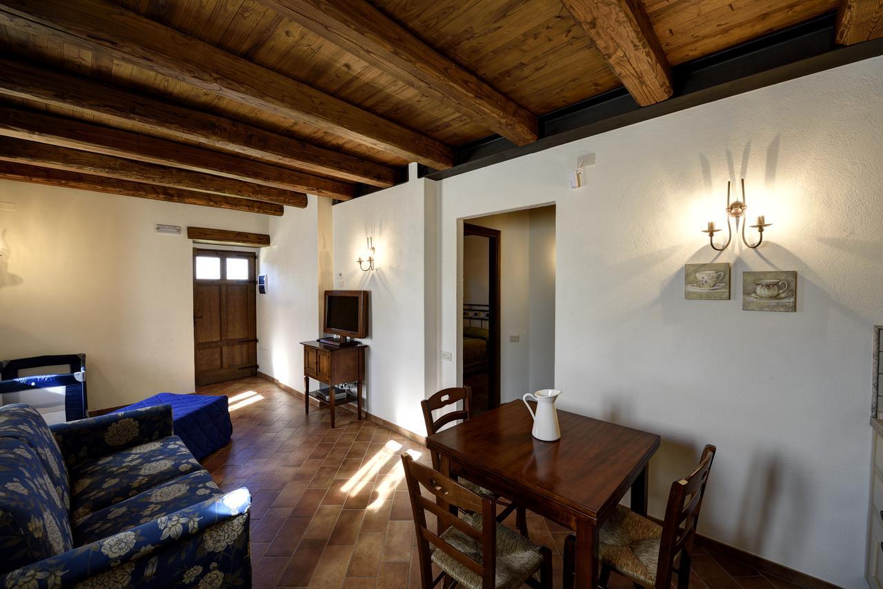 Borgotufi Albergo Diffuso Castel del Giudice Esterno foto