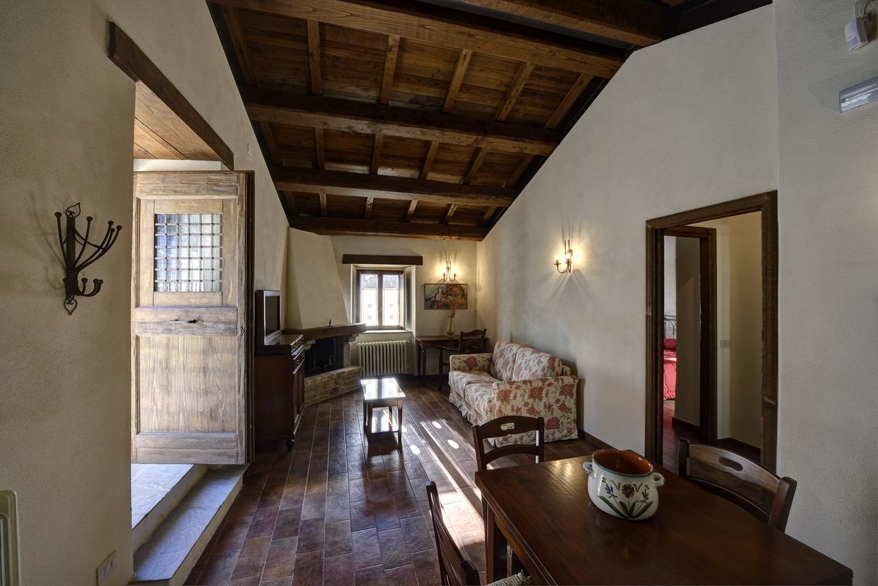 Borgotufi Albergo Diffuso Castel del Giudice Esterno foto