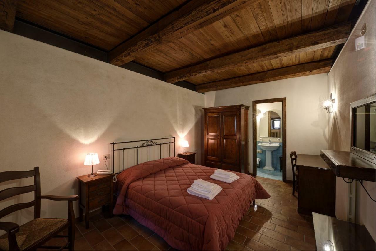 Borgotufi Albergo Diffuso Castel del Giudice Esterno foto