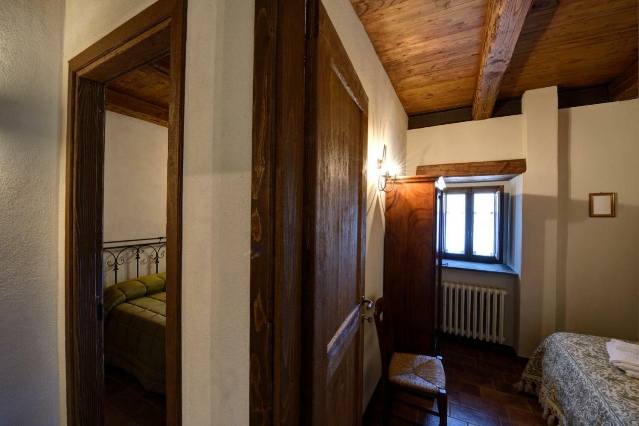 Borgotufi Albergo Diffuso Castel del Giudice Esterno foto
