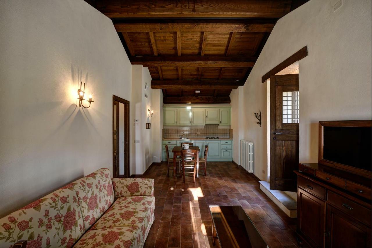 Borgotufi Albergo Diffuso Castel del Giudice Esterno foto
