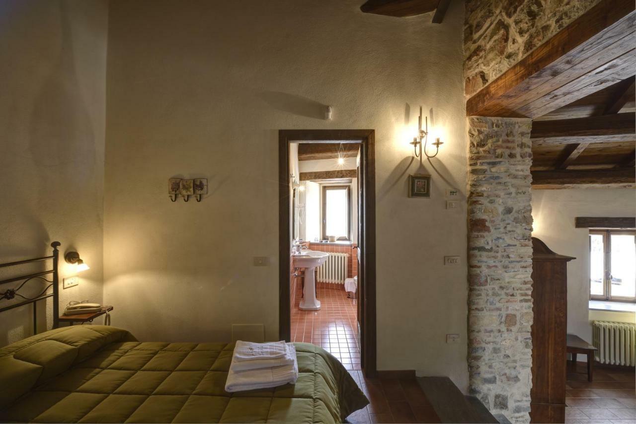 Borgotufi Albergo Diffuso Castel del Giudice Esterno foto