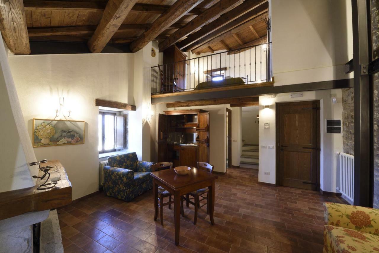 Borgotufi Albergo Diffuso Castel del Giudice Esterno foto