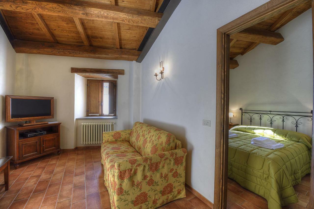 Borgotufi Albergo Diffuso Castel del Giudice Esterno foto