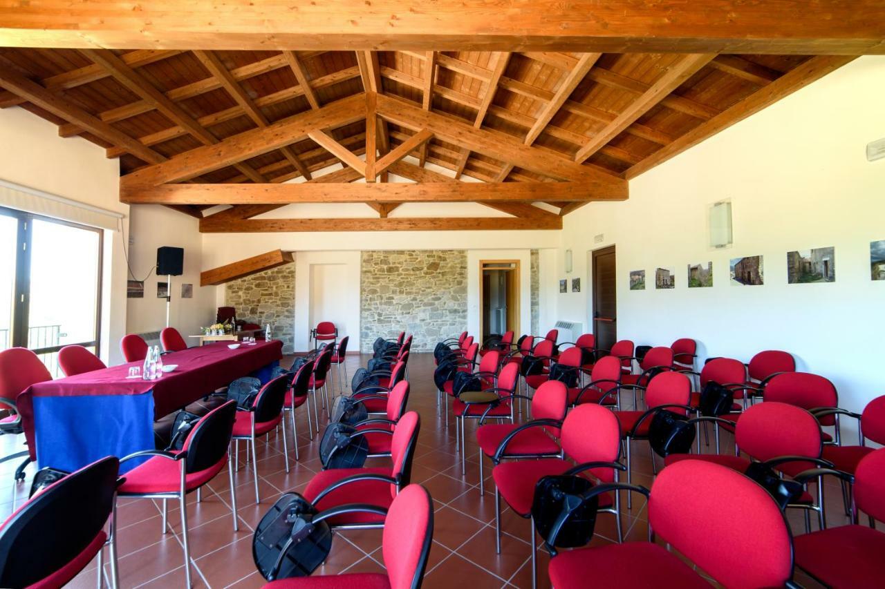 Borgotufi Albergo Diffuso Castel del Giudice Esterno foto